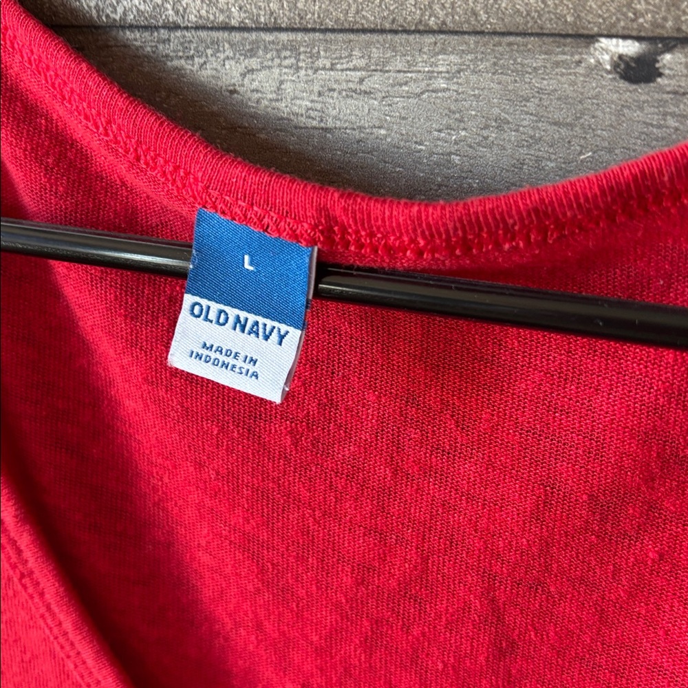 V-neck button top - Picture 3 of 5